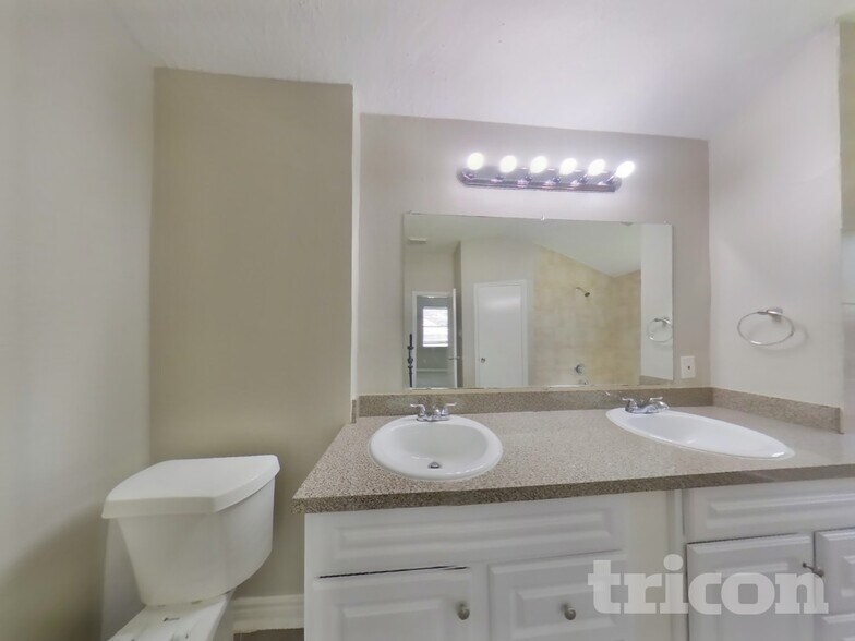 Building Photo - 18311 Autumn Trails Ln