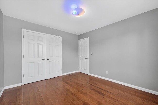 Building Photo - 5 Bridle Ct