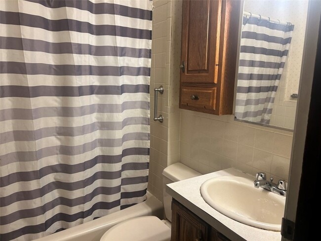 Building Photo - 1028 W 29th St