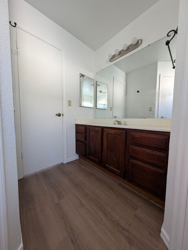 Building Photo - AVAILABLE NOW IN KYRENE AREA OF CHANDLER!!!