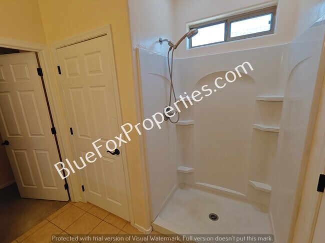 Building Photo - 6621 S De Concini Dr
