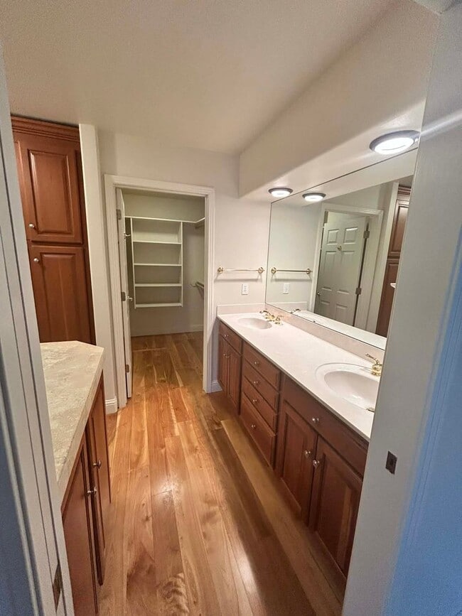 Building Photo - Spacious Duplex with 3-Car Garage & Private Patio!