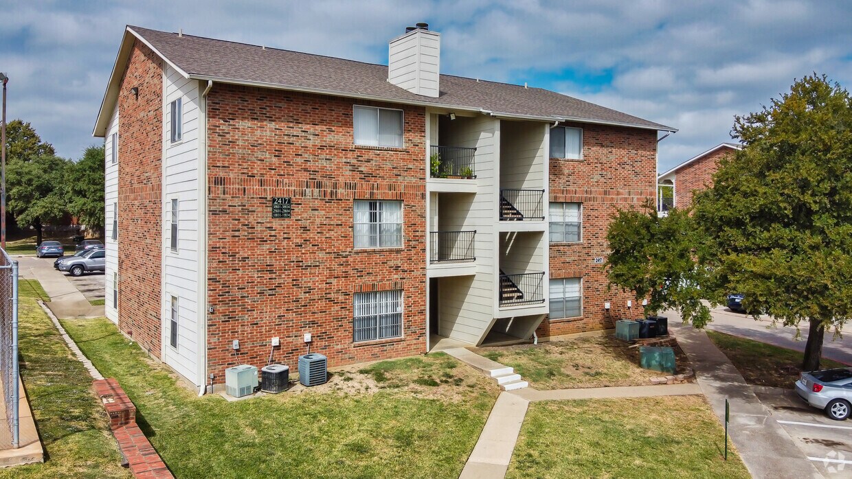 Village Square Apartments Irving