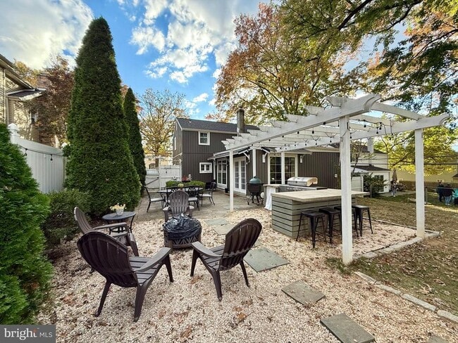 Building Photo - 1303 Bruce Rd