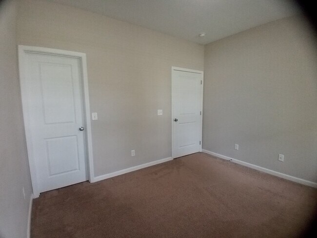 Building Photo - 370 Veranda Dr