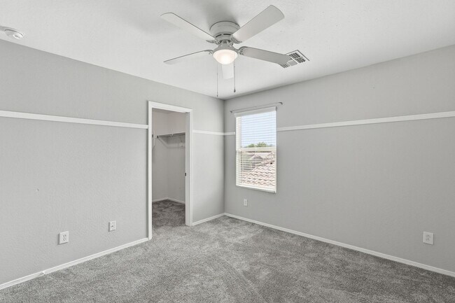 Building Photo - Spacious 4 Bedroom 2 Bath In Peoria with Pool and Sports Court