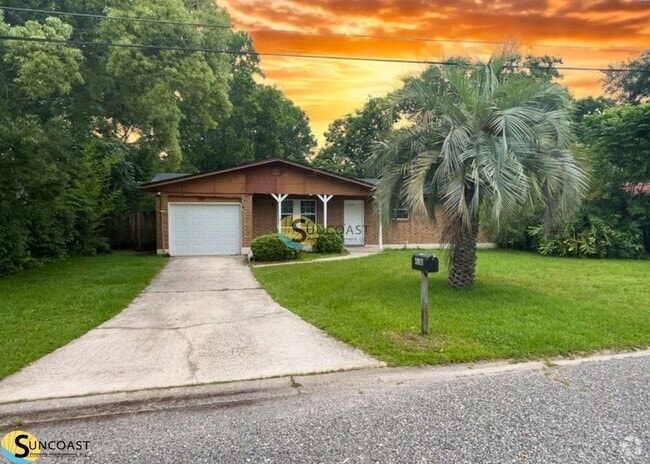 Building Photo - 4533 Jade Dr E