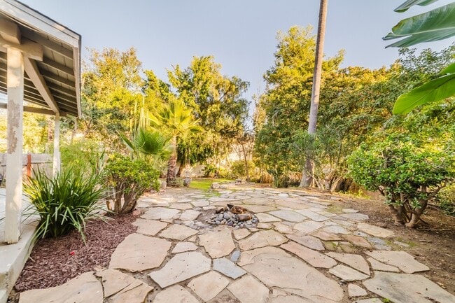 Building Photo - 681 Hillside Terrace