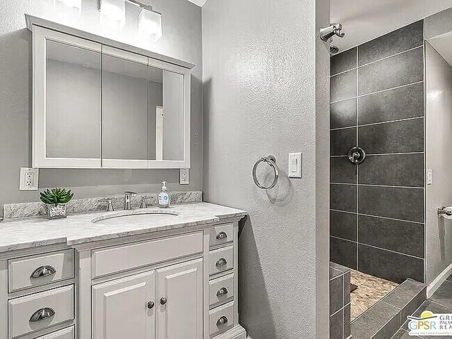 Building Photo - 313 Kona Ln