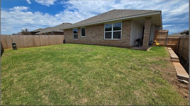 Building Photo - 2310 Arcady Ave