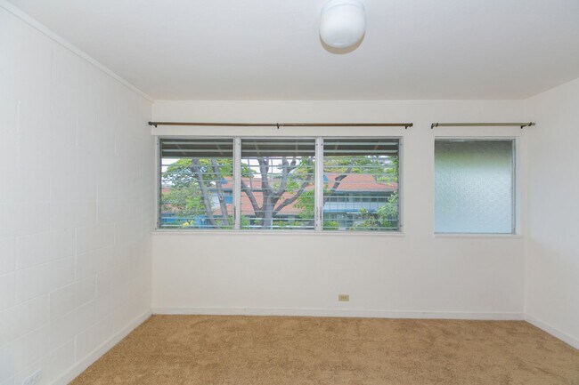 Building Photo - Tropic Garden Townhouse 2b1.5b1pkg