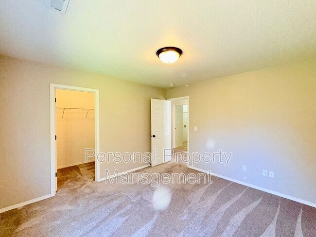 Building Photo - 3312 S 2nd Way