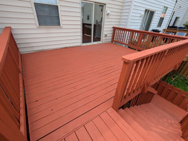 Building Photo - Renovated Townhouse in Frederick ready for...
