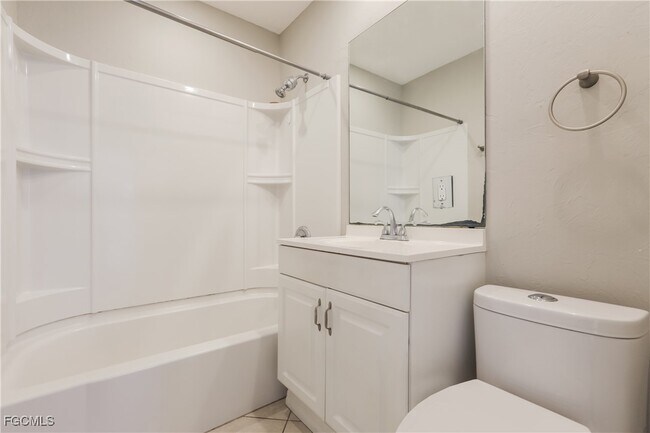 Building Photo - 731 Cypress Ave