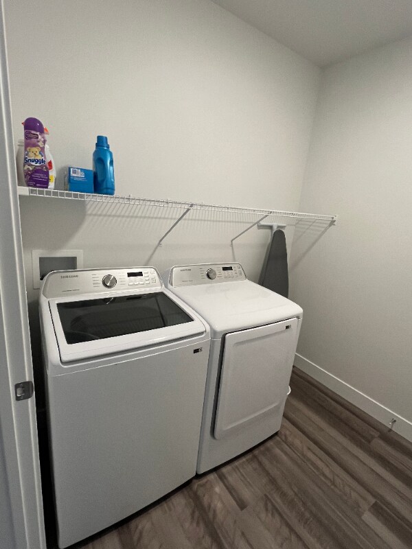 Building Photo - 927 W Coral Charm Wy