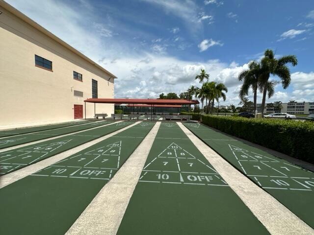 Building Photo - 3063 Ainslie Dr