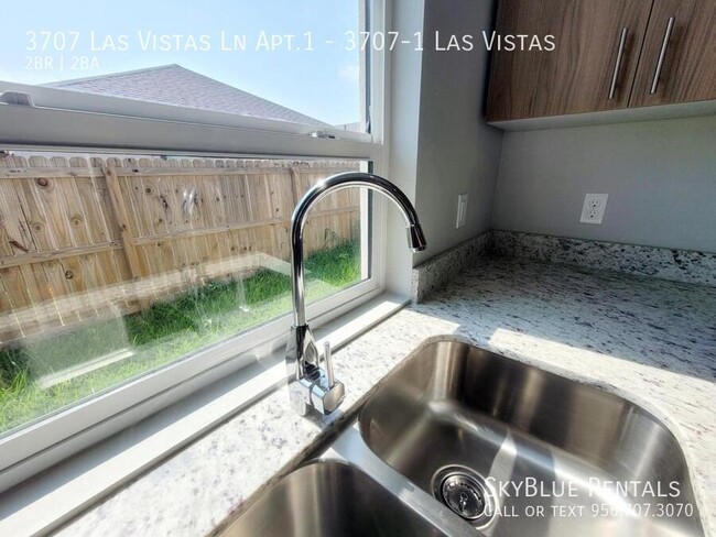 Building Photo - 3707 Las Vistas Ln