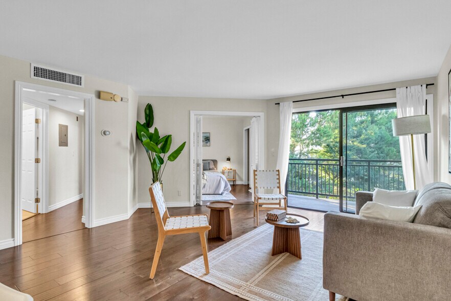 Building Photo - 4499 Via Marisol Via