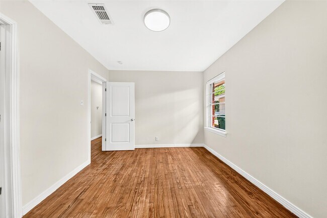 Building Photo - 4045 Woodfox St