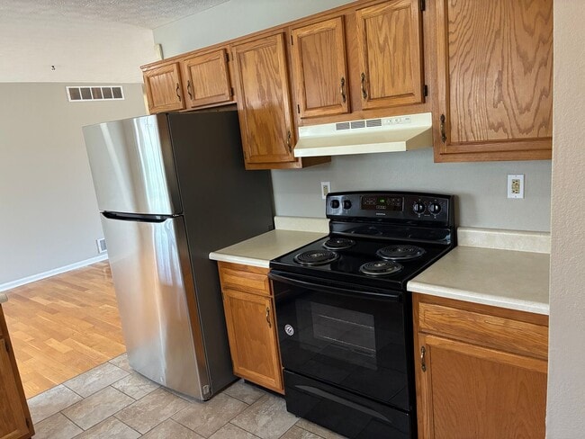 Building Photo - **NEW PRICE**   **New Paint**   **New Carpet**  Ready for YOU!!