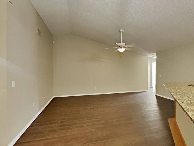 Building Photo - 14902 Pelican Point