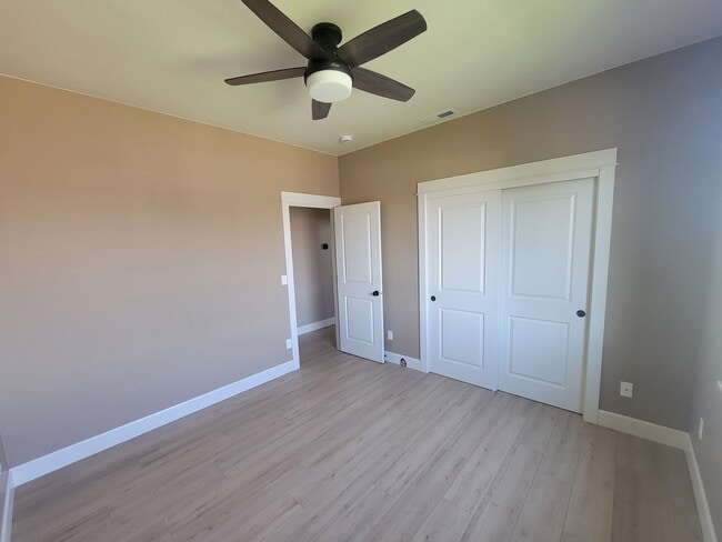 Building Photo - Luxurious 4-Bed Richland Home with Pool, H...