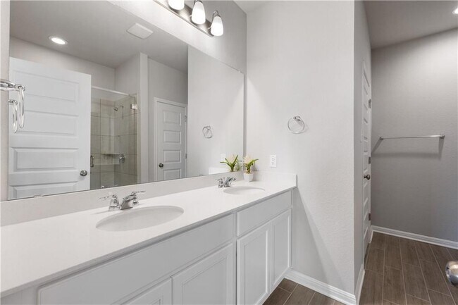 Building Photo - 100 Drifter Ln