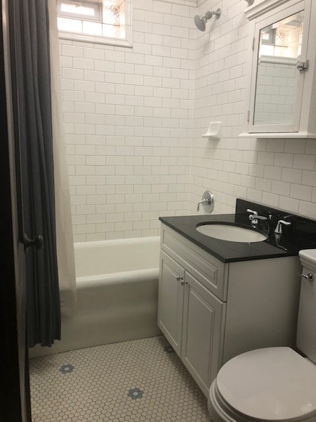 Building Photo - 1032 W Oakdale-2