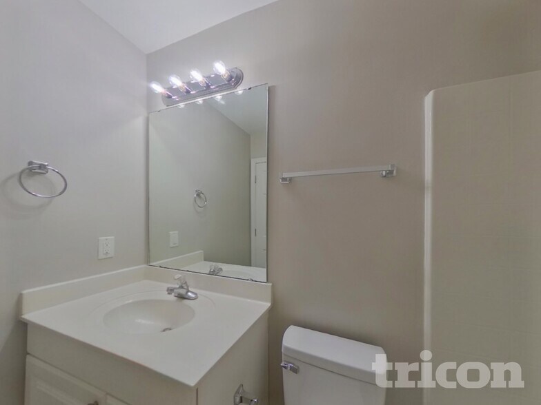 Building Photo - 9701 Pecota Ln