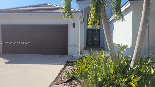 Building Photo - 381 Cameron Dr