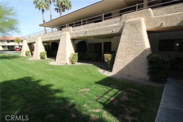 Building Photo - 2800 Los Felices Cir E