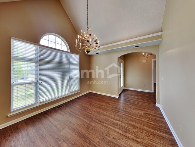Building Photo - 113 Cedar Forest Dr