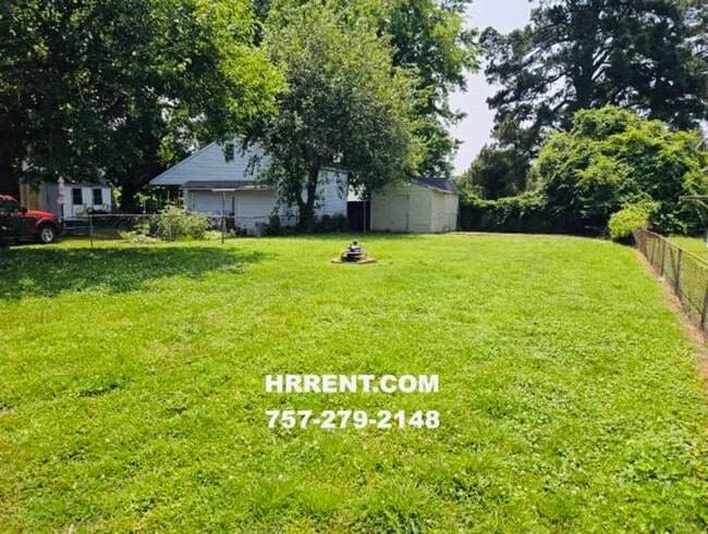Building Photo - Cute Renovated 2 Bedroom 1 Bath home in Ha...