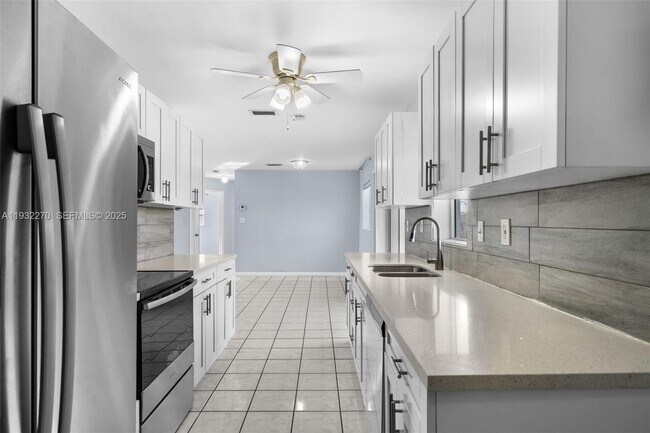 Building Photo - 13710 Harrison St