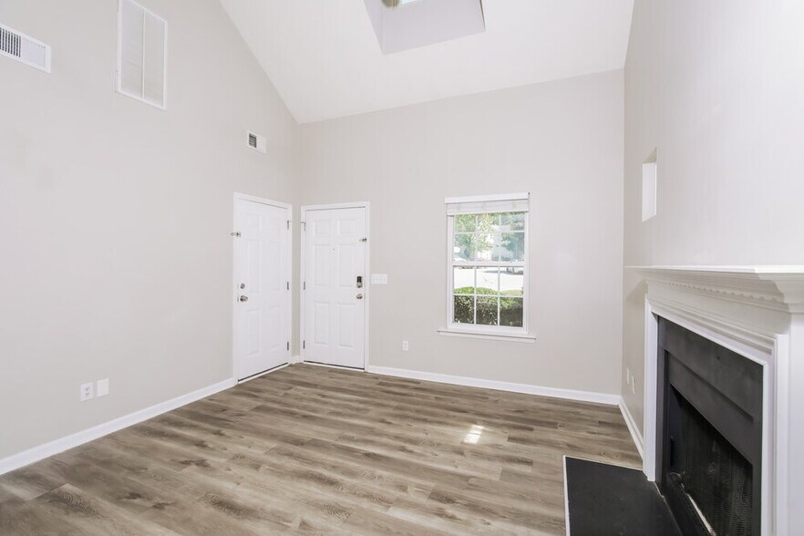 Building Photo - 6004 Silkwater Ct