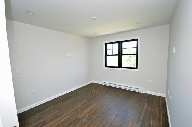 Building Photo - 40 Beech St