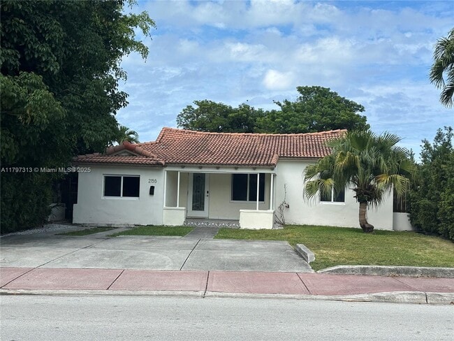 Building Photo - 2155 Biarritz Dr