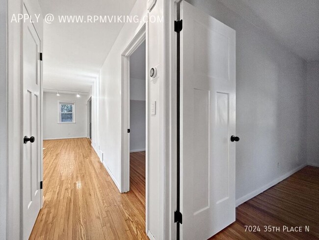 Building Photo - 3br 2ba 2cg ~ Security Deposit Free Altern...