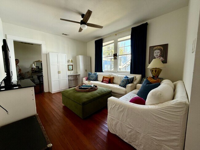 Building Photo - 5BD House Uptown