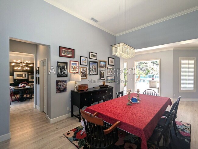Building Photo - 9129 White Alder Ct