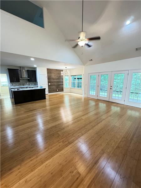 Building Photo - 103 Tahoe Dr