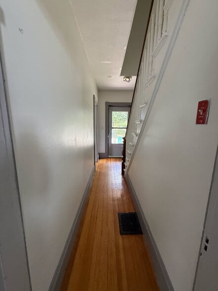 Building Photo - 238 Lenox St