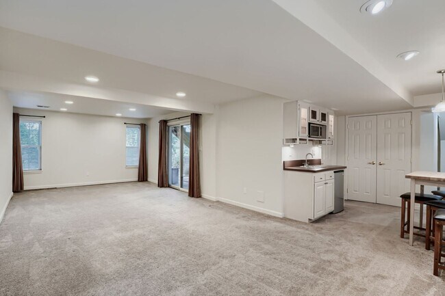 Building Photo - Gorgeous 4BD/4BA Home in Governors Ranch (Littleton, CO)- Available NOW!