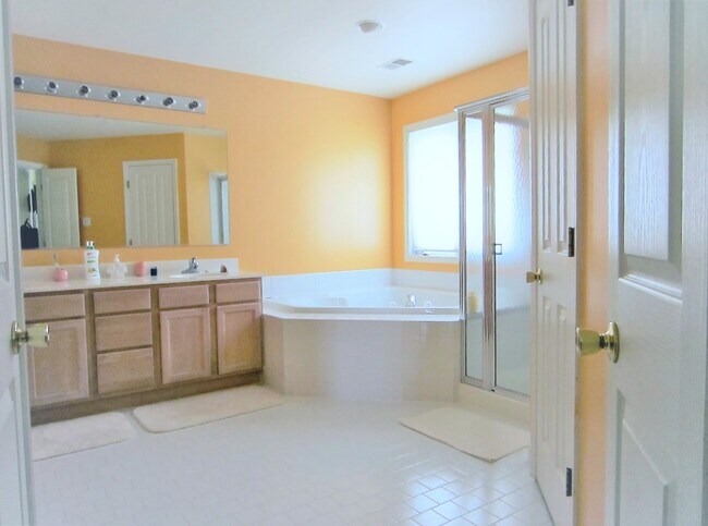 Building Photo - 6315 Victorious Song Ln