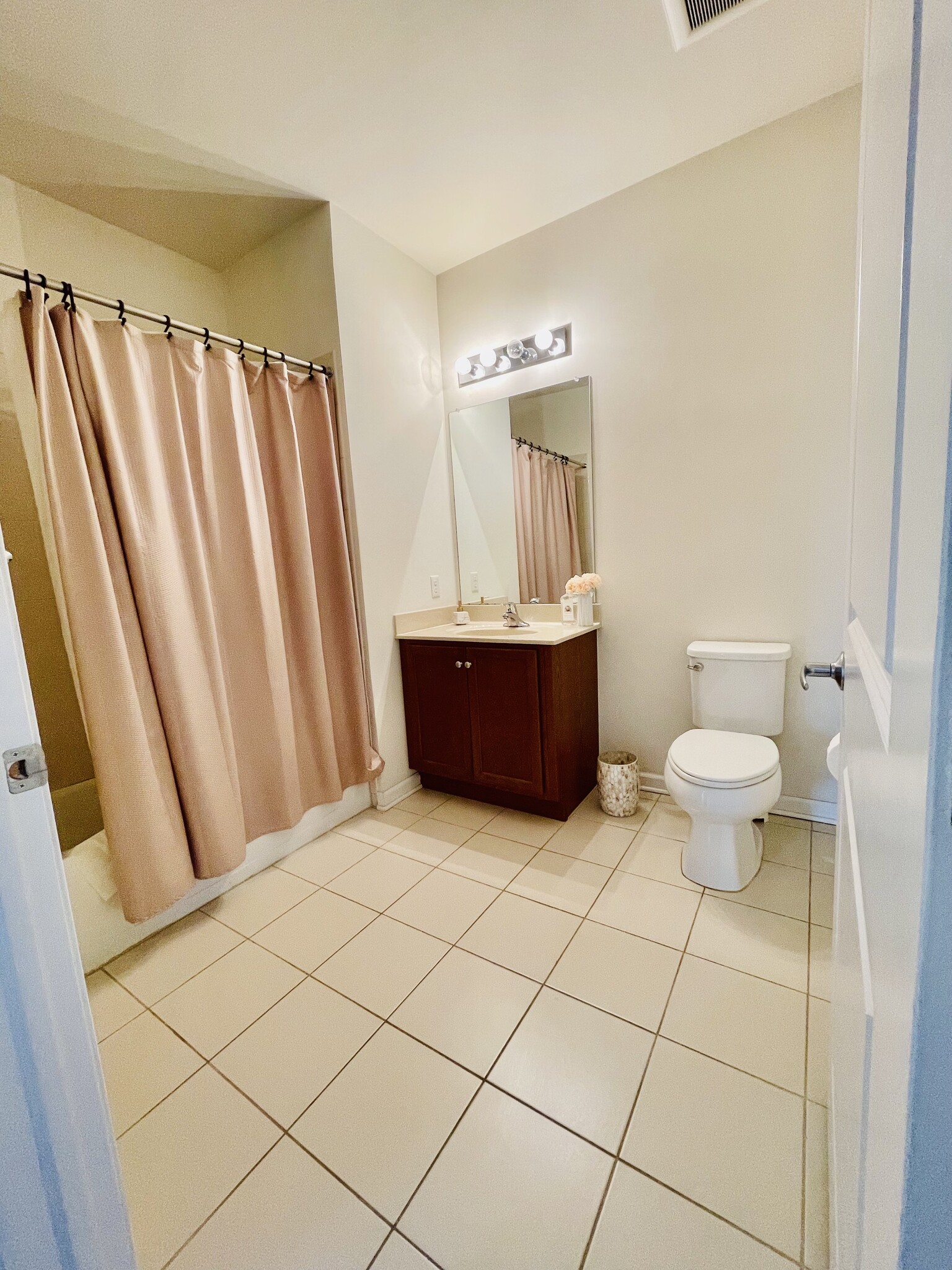 Second bathroom (full bath) - 531 E Celebration Way