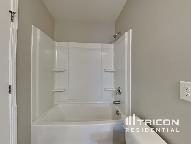 Building Photo - 151 N Great White Way
