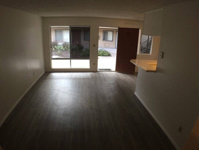 Building Photo - 7414 Mesa College Dr
