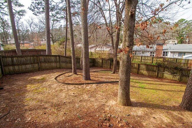 Building Photo - 6 Lisa Ct