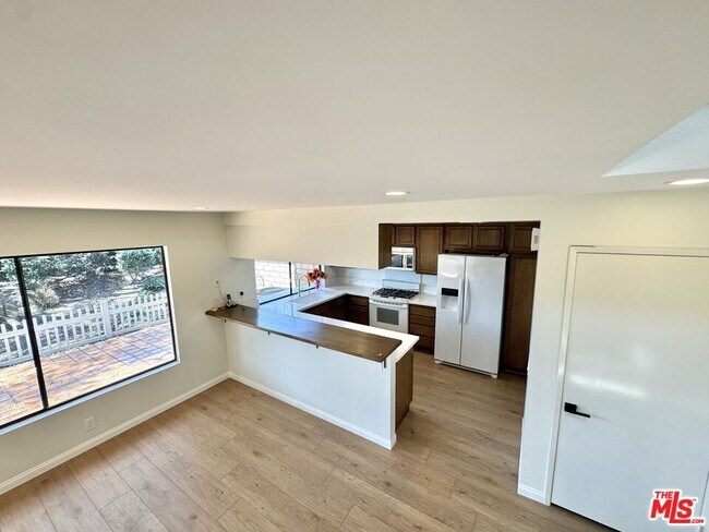 Building Photo - 7756 Sailboat Cir