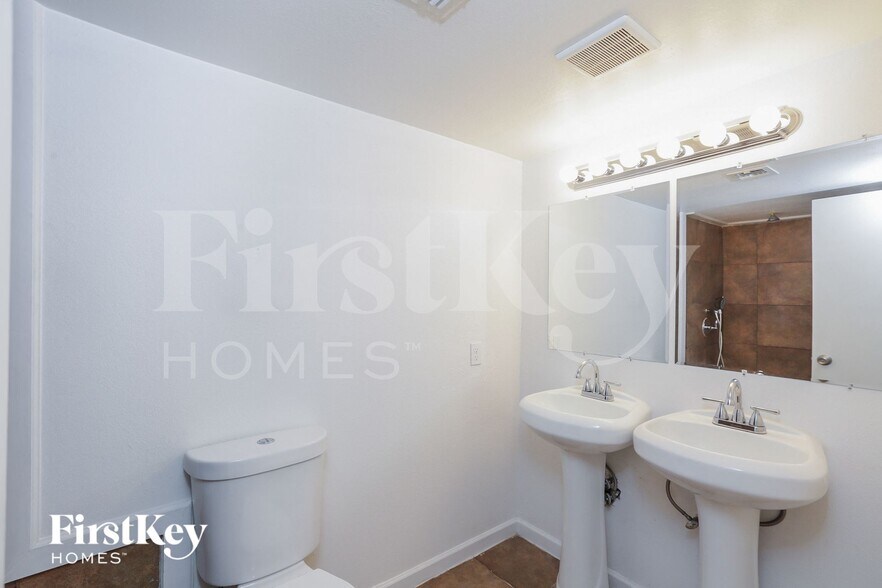 Building Photo - 4538 W Palo Verde Ave